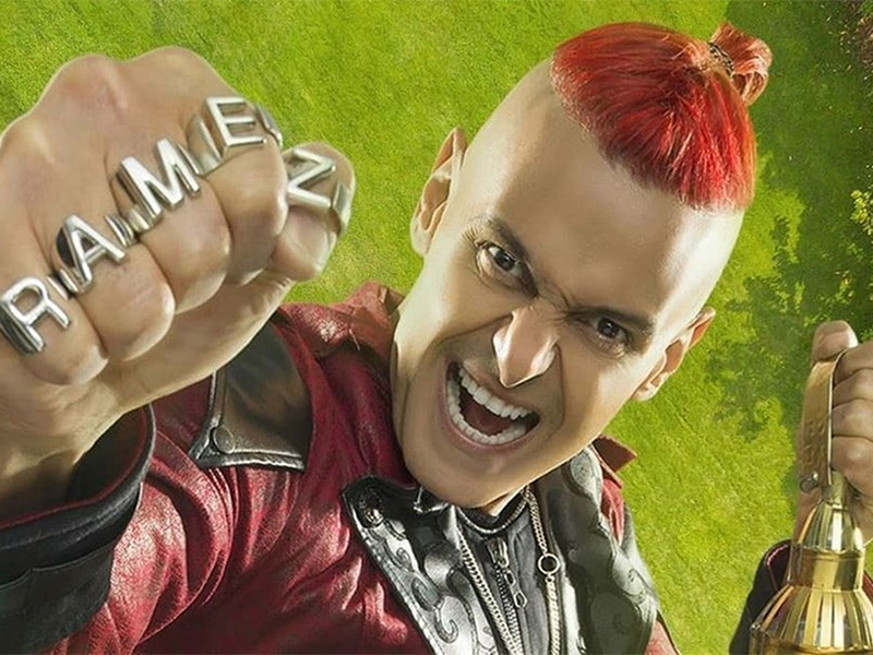 رامز جلال عرض نصف مليون دولار على كارلوس كيروش